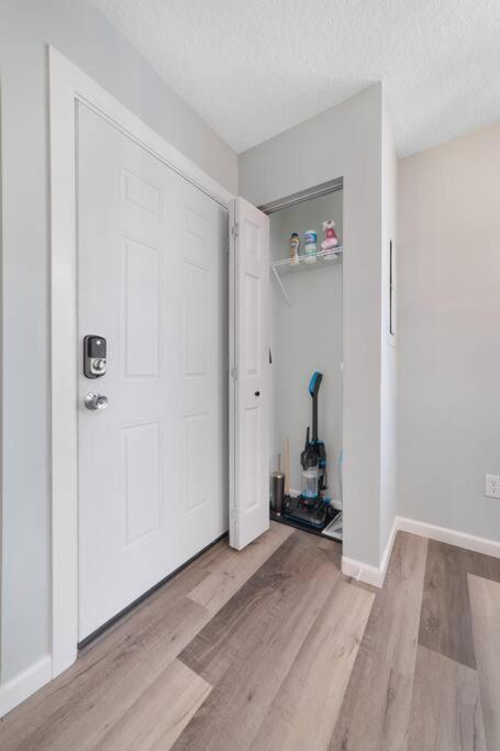 New Modern Bungalow Close To Downtown! Fully Fenced Yard St. Augustine Eksteriør bilde