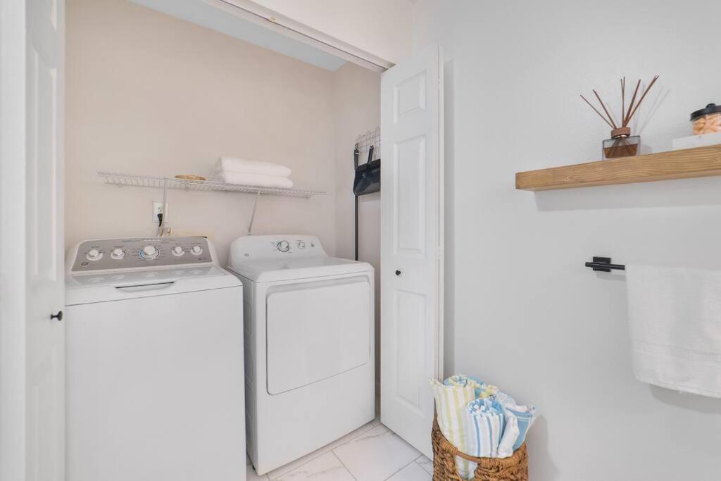 New Modern Bungalow Close To Downtown! Fully Fenced Yard St. Augustine Eksteriør bilde