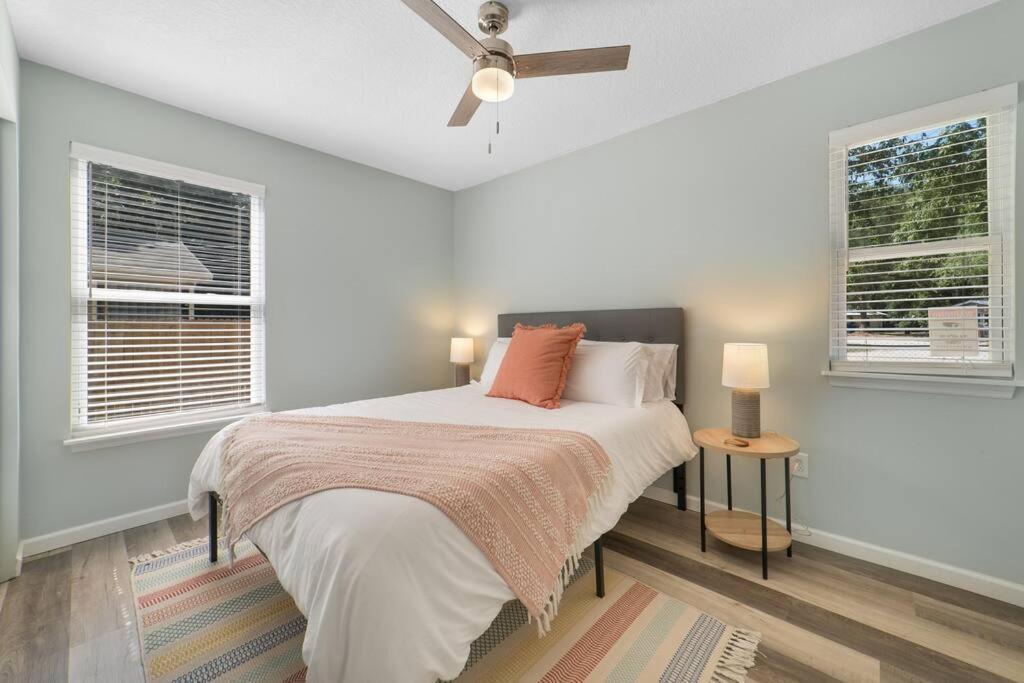 New Modern Bungalow Close To Downtown! Fully Fenced Yard St. Augustine Eksteriør bilde